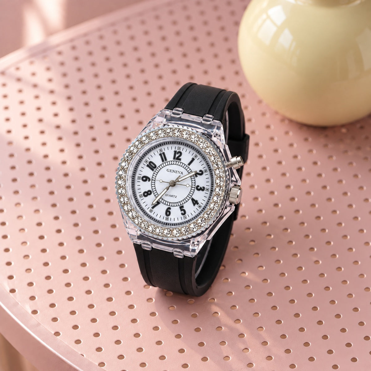 Montre Femme Silicone Cadran Lumineux – bracelet noir, cadran blanc