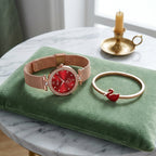 Coffret Montre Femme et Bracelet Saint-Valentin – montre cadran rouge maille or rose + bracelet cœur rouge